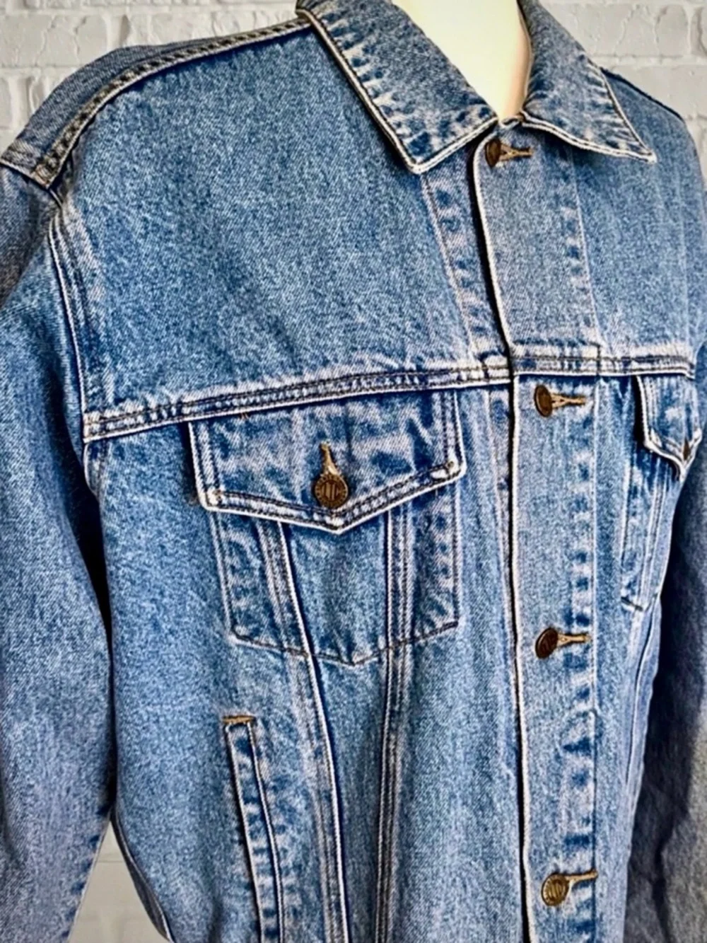 Vintage 90s Looney Tunes Denim Trucker Jacket Taz WB Studio Store M - Picture 5 of 13
